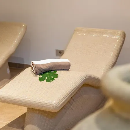 Дом отдыха Lovely In With Sauna